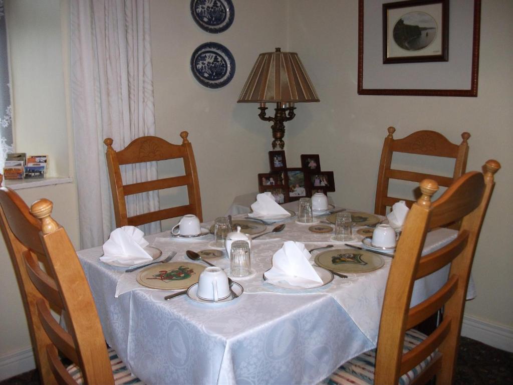 Riverdale Farmhouse Bed and Breakfast Doolin Esterno foto